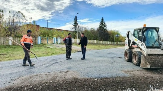 В Алькеево продолжают ремонтировать местные дороги