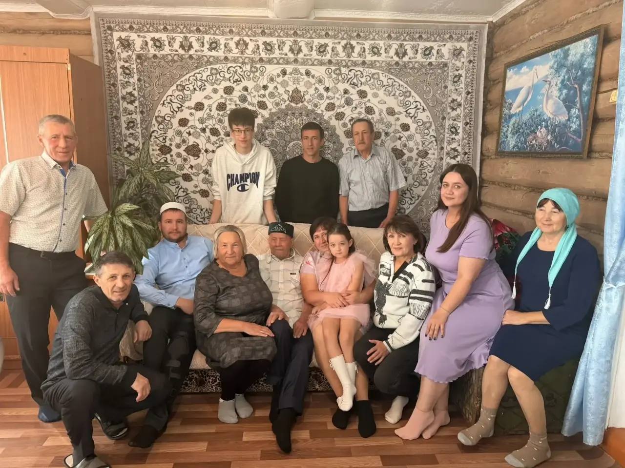Жителю деревни Новая Киреметь Камилю Хамитову исполнилось 90 лет