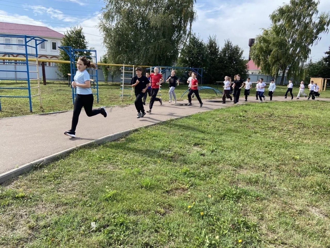 В СОШ №2 прошёл забег на значки ГТО