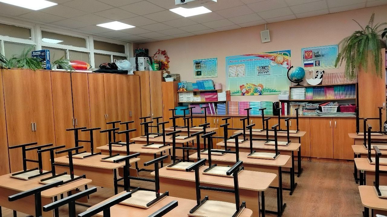 В школах предложили начинать уроки с 9:00