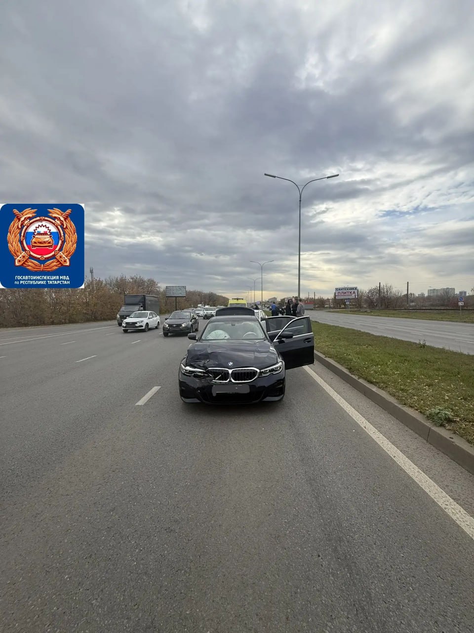 В Челнах водитель Chery не уступил дорогу BMW — пострадавшего увезли в больницу
