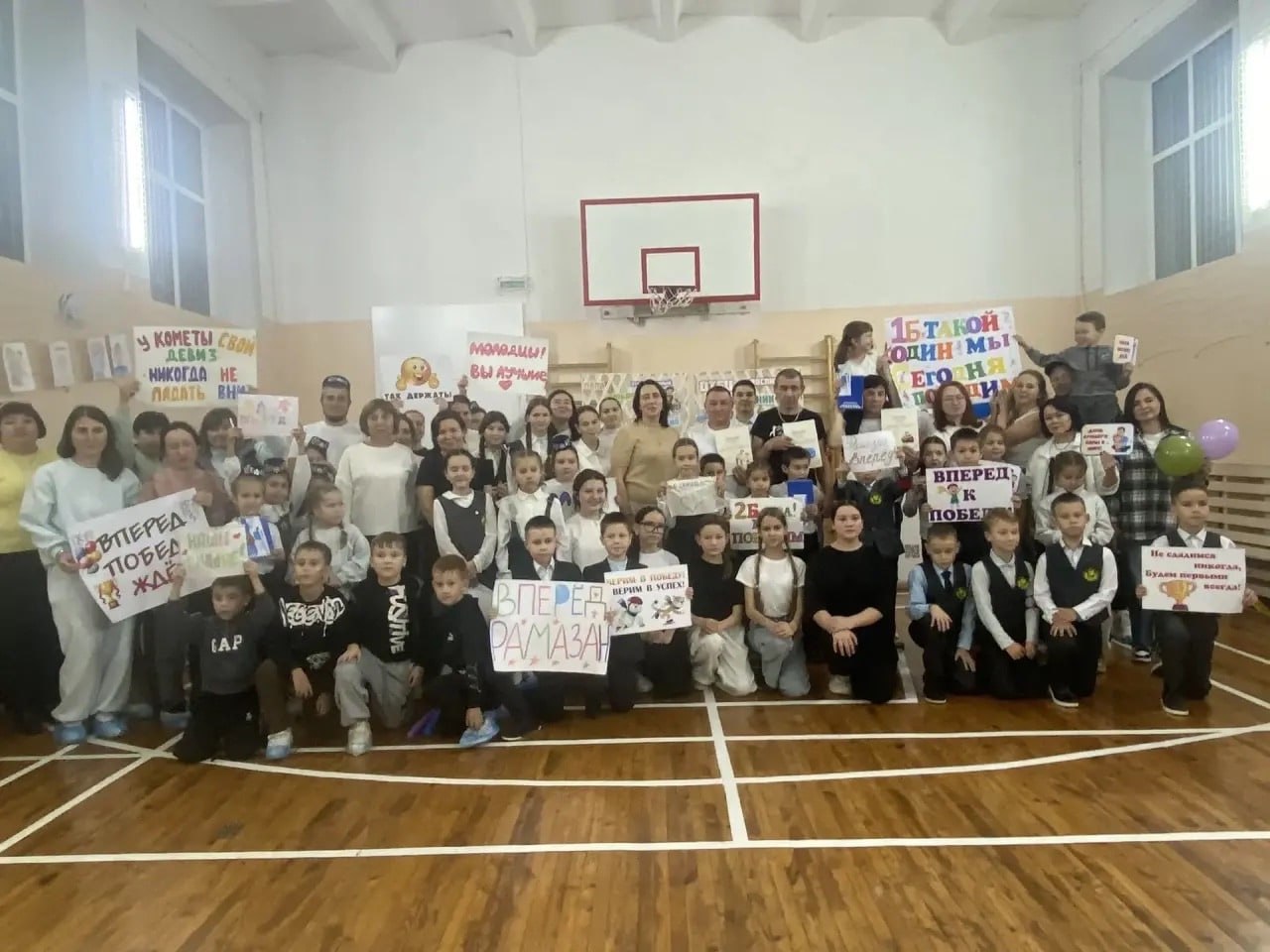 В Арской школе №2 папы и дети вместе участвовали в конкурсах ко Дню отца