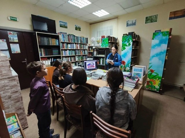 В Абсалямовском ДК подросткам объяснили, как действовать при угрозе