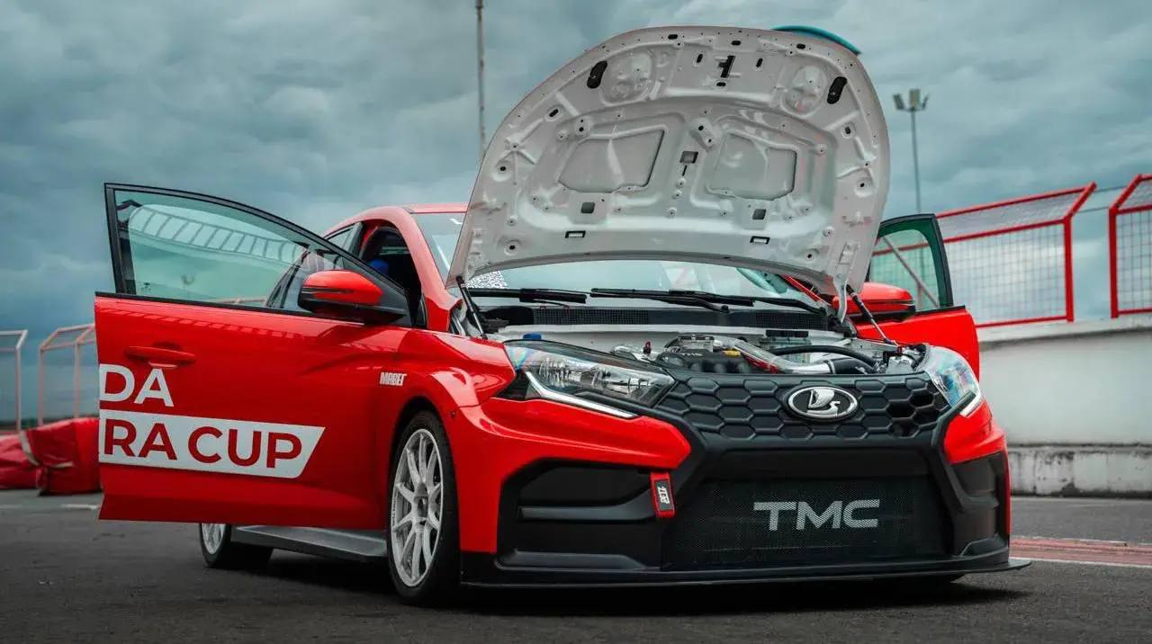 АвтоВАЗ оценил гоночную Lada Iskra в ₽7 млн