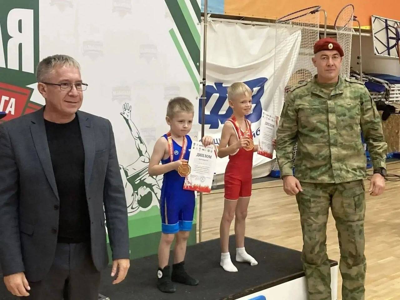 Чистопольские борцы привезли семь медалей с турнира в Казани
