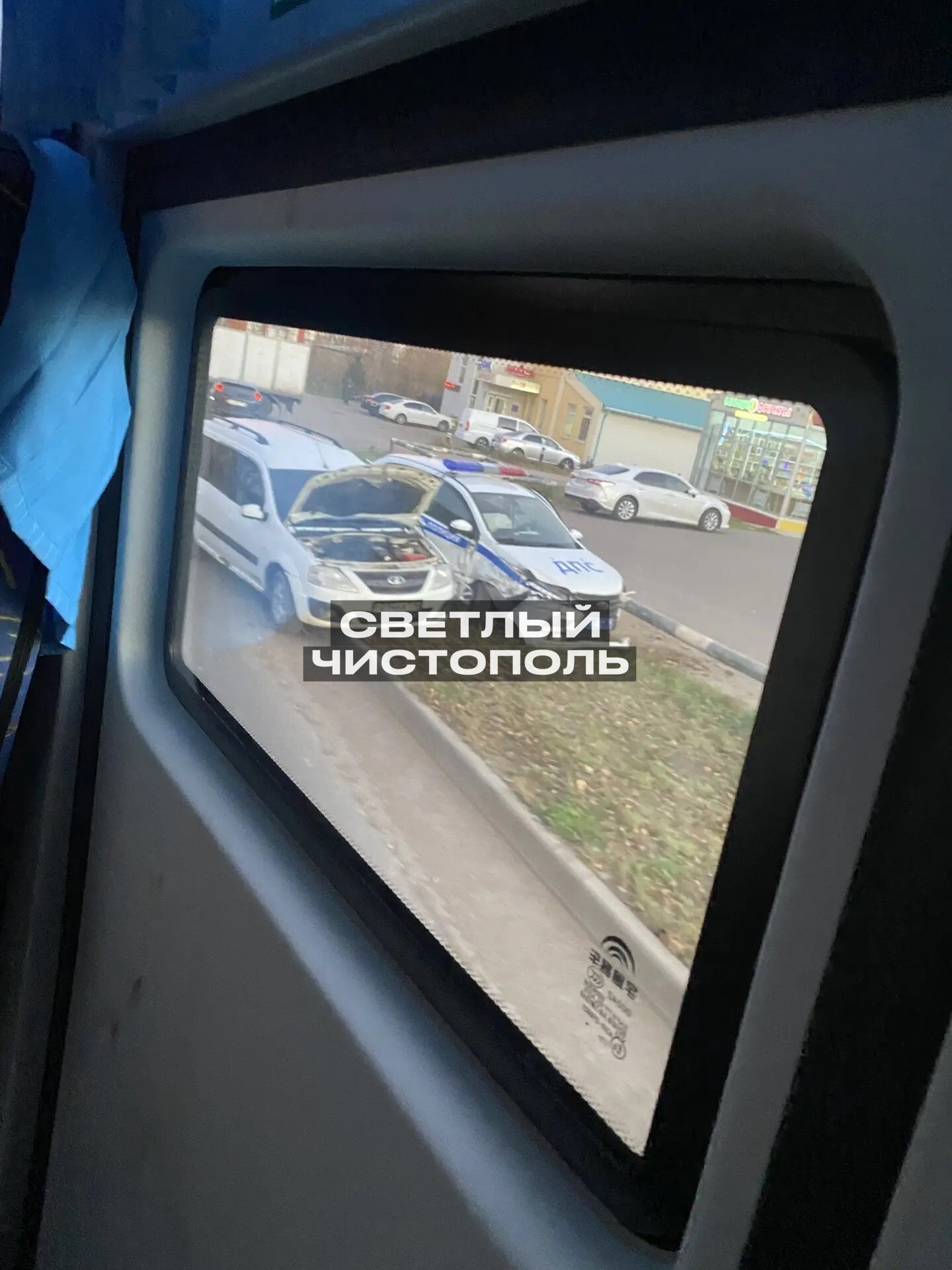 На улице Валеева произошло ДТП с участием машины ДПС