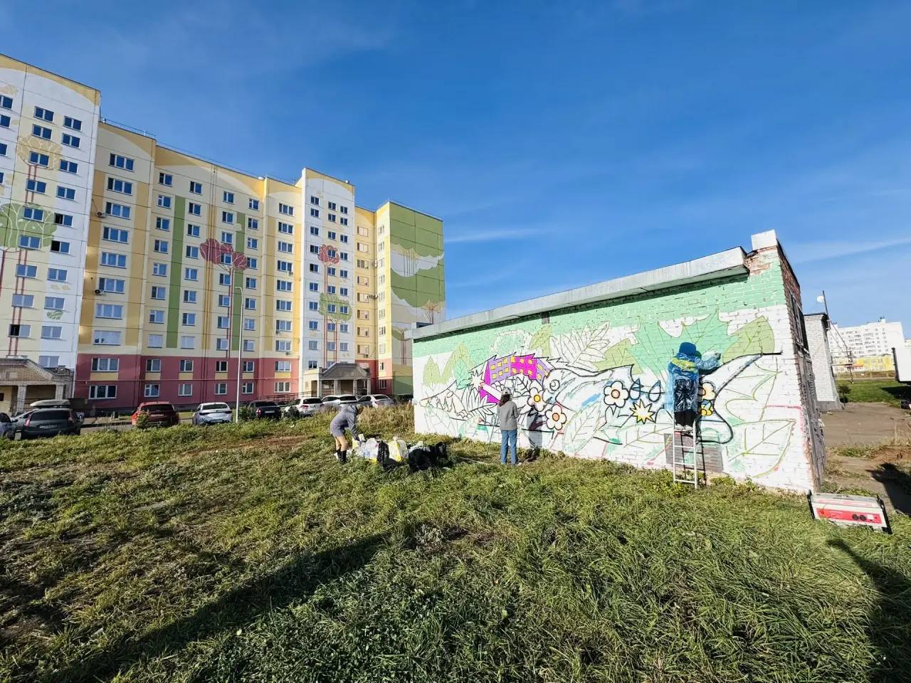 В городе приступили к созданию второго мурала у проспекта Мира