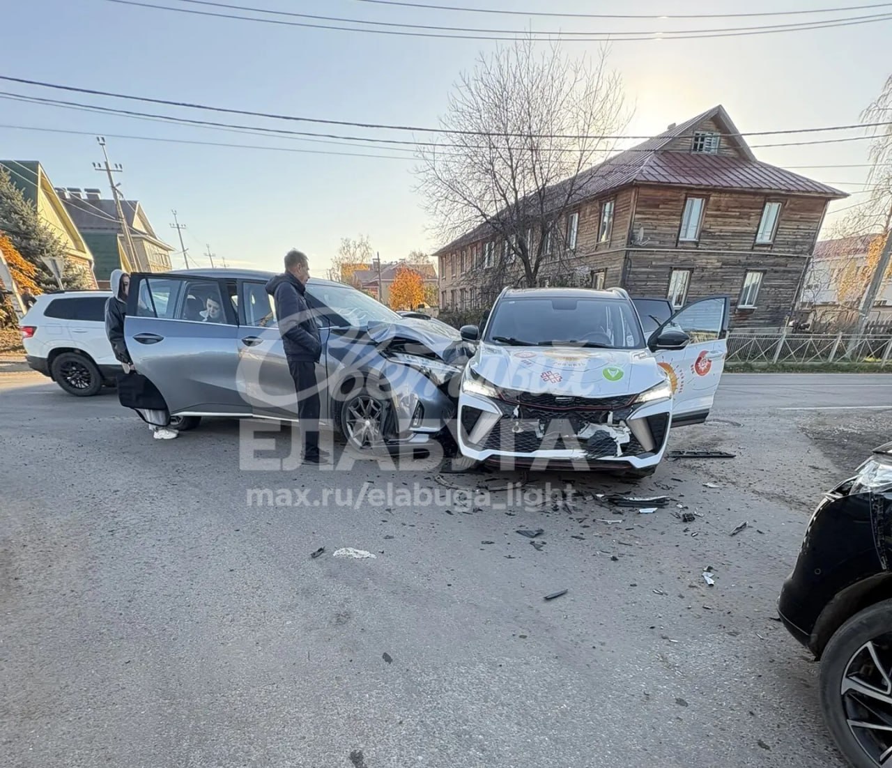 На перекрёстке Первомайской и Тугарова столкнулись несколько машин