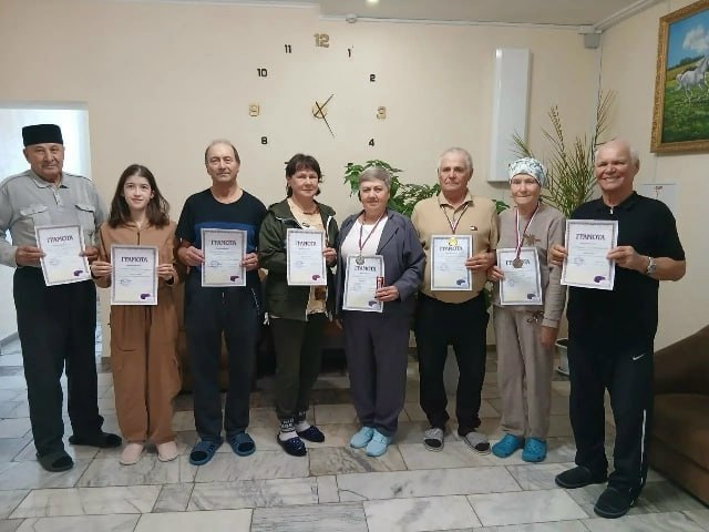 Участник из Уруссу завоевал золото шашечного турнира ко Дню отца