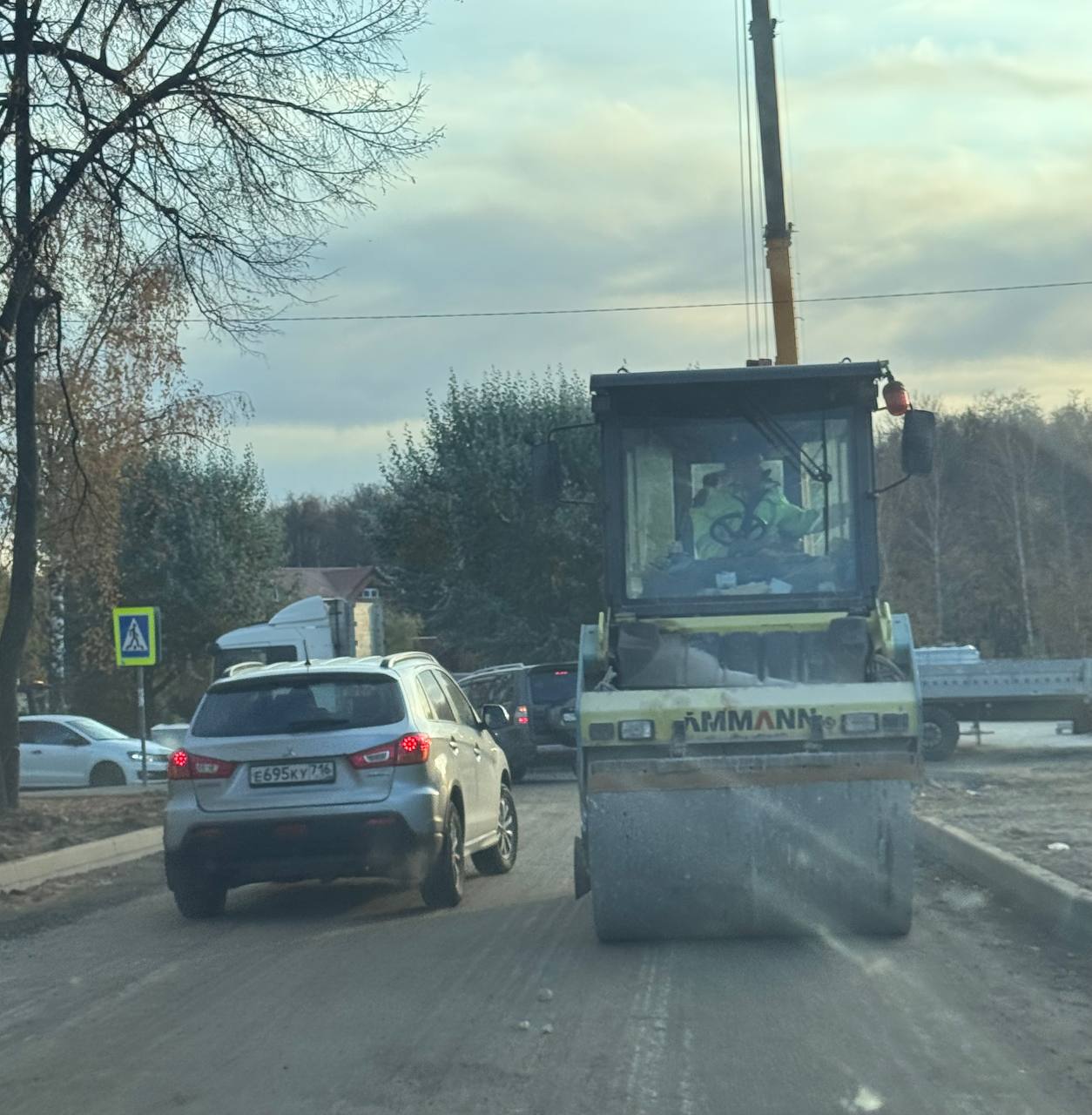 Сузили дорогу из-за дорожных работ