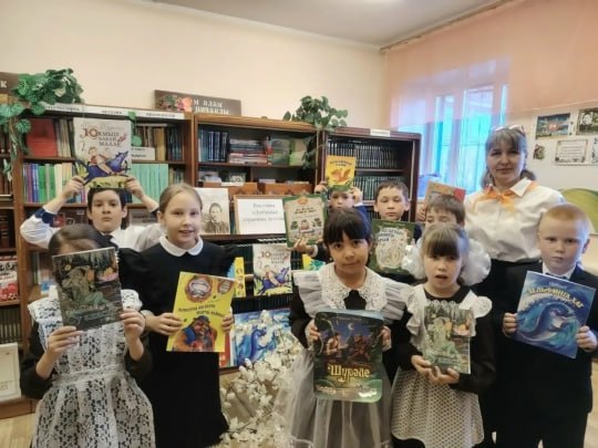 В школе Чистопольского района открыли выставку «Любимые страницы детства»