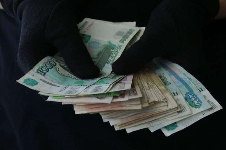 Пенсионерка из Лениногорска отдала мошенникам около 630 тысяч рублей