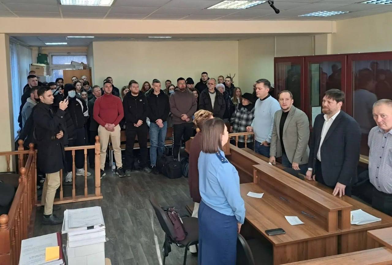 Вместо мебели — подвал и побои: