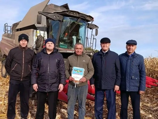 В районе наградили комбайнёров, показавших лучшие результаты на уборке кукурузы