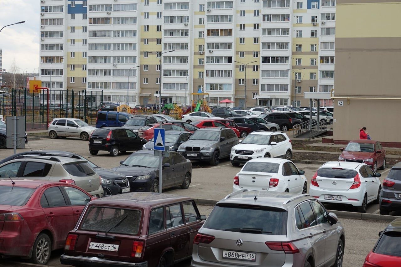 В Челнах бесплатную парковку продают под строительство дома
