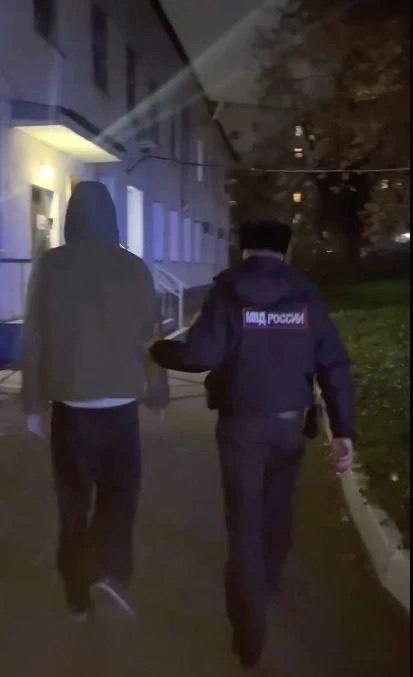Заманили на свидание и заставили поджечь АЗС: в Екатеринбурге задержали подростка