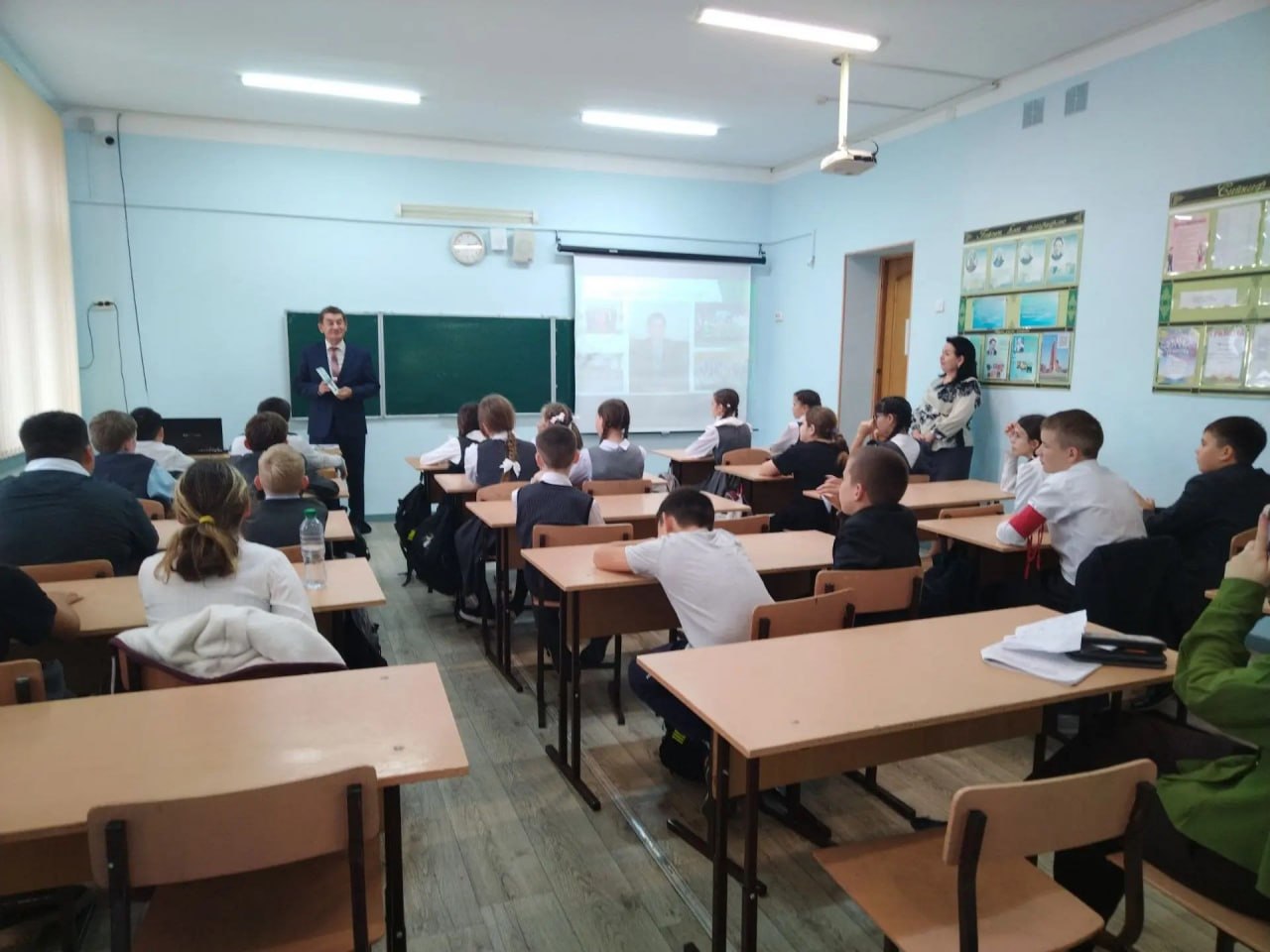 Пятиклассники из Арска встретились с писателем Дамиром Нуриахметовым