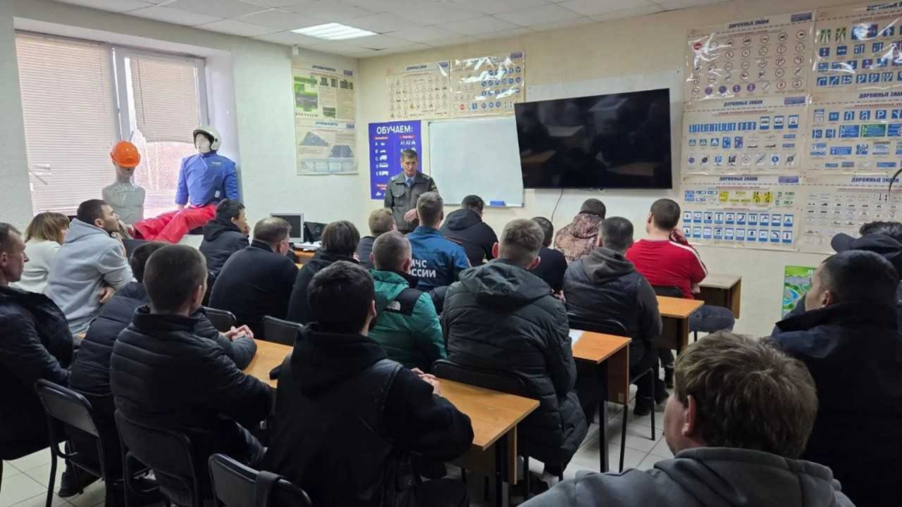 В Елабуге 33 будущих тракториста успешно сдали теорию