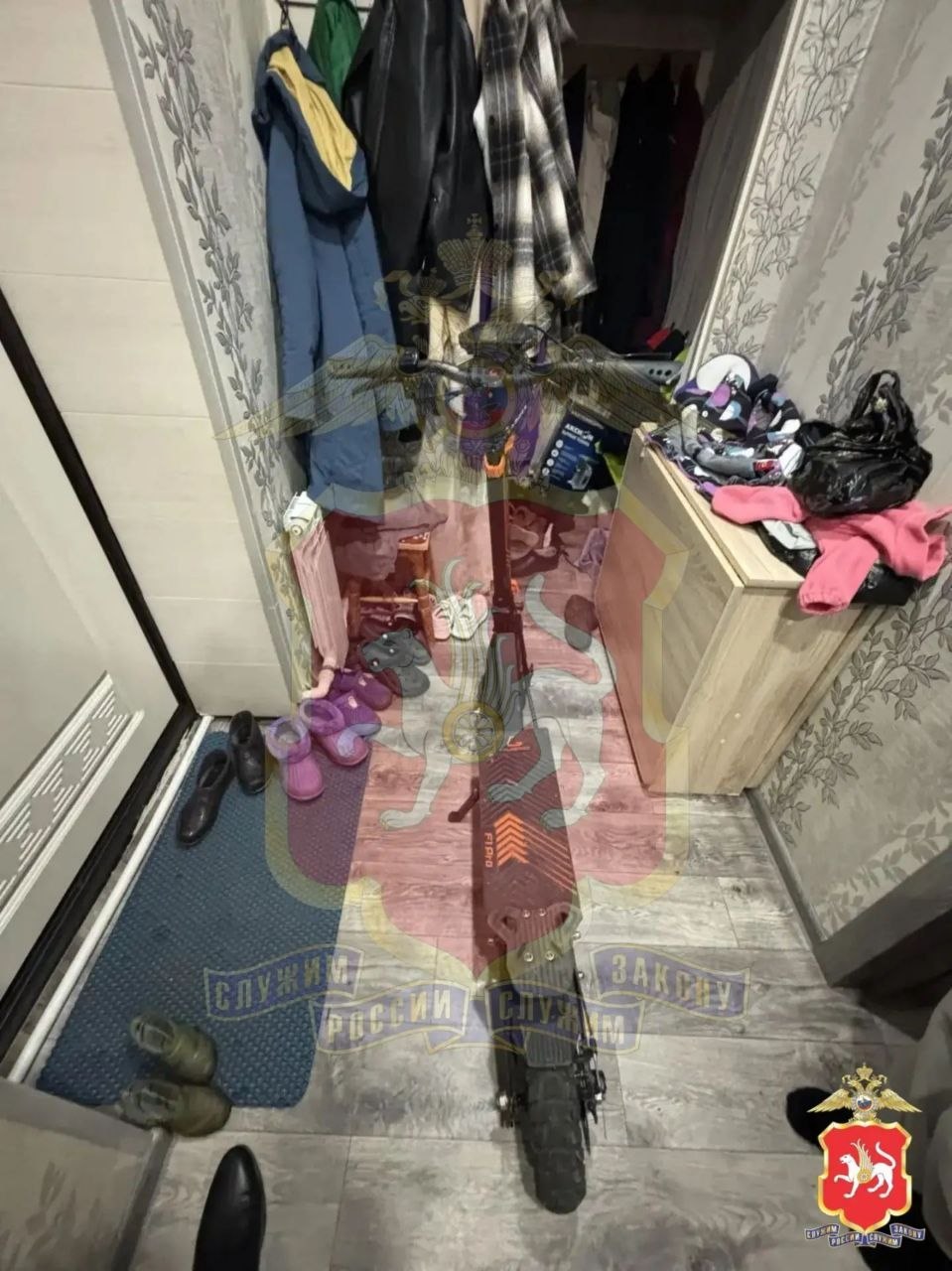 В Нижнекамском районе семилетний ребёнок пострадал, катаясь на электросамокате отца