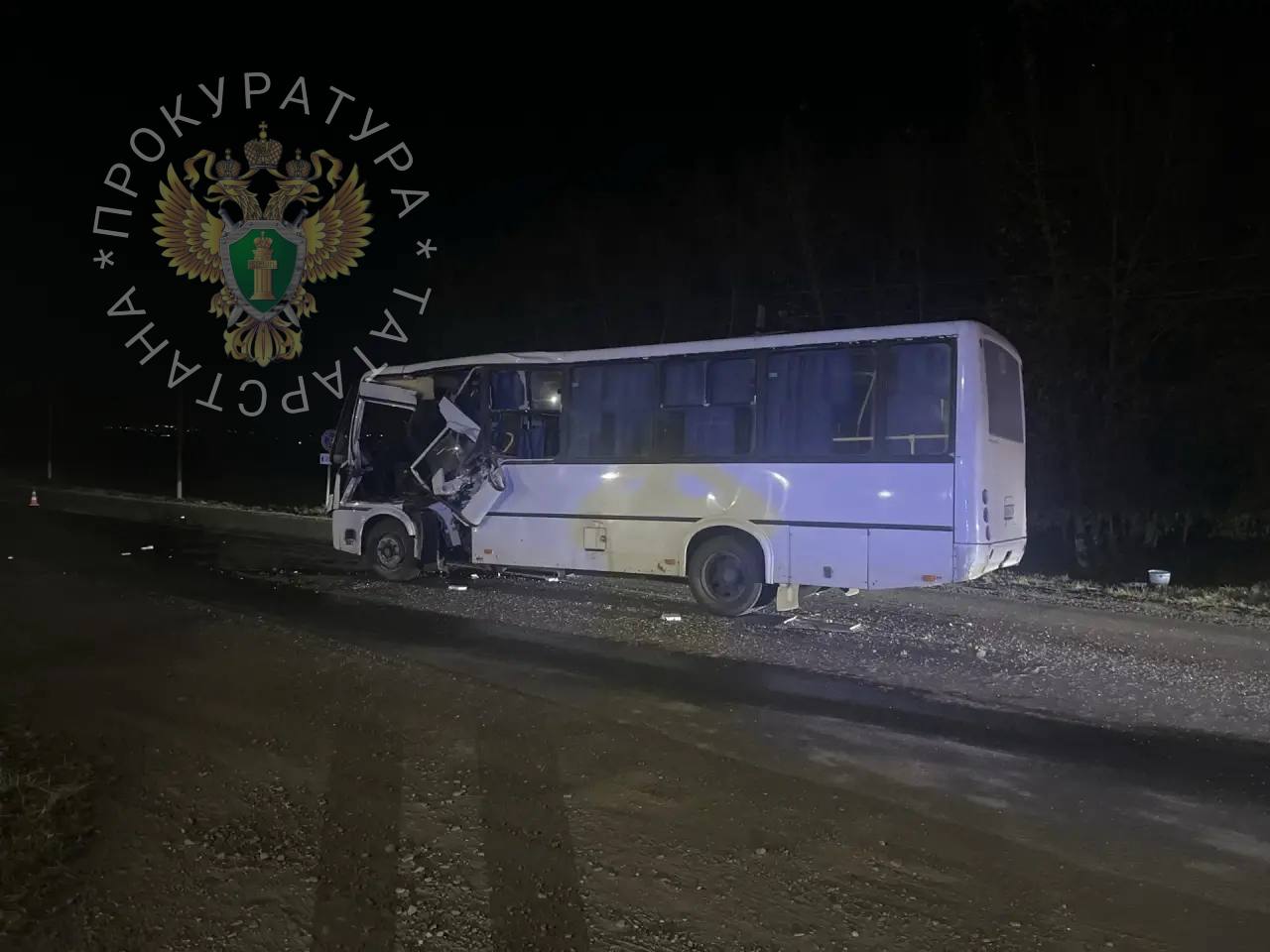 В Тукаевском районе автобус столкнулся с самосвалом: есть пострадавшие