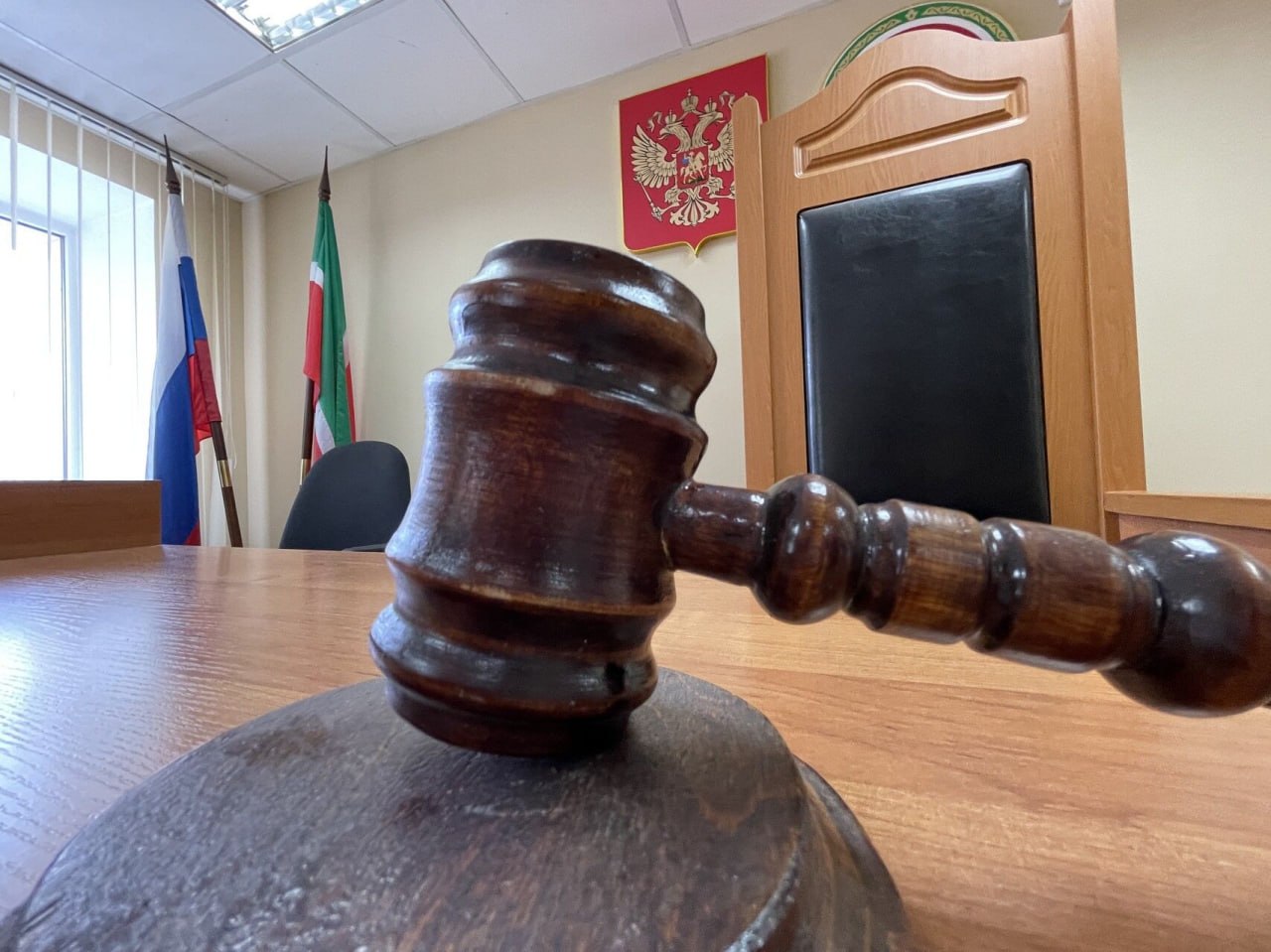 В Челнах четверо жителей потратили более 28 тысяч рублей с чужих банковских карт